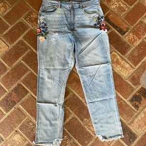 American Eagle Embroidered Mom Jean